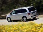 Chrysler Town & Country 2007 года